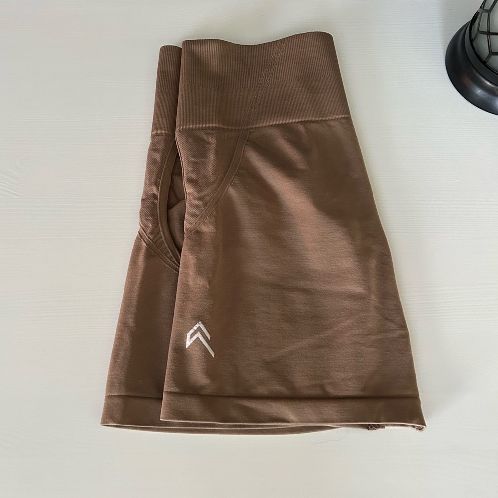 ONER ACTIVE Effortless Seamless Shorts - Walnut (S)